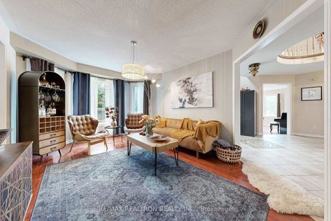 Photo 6 at 98 Charing Crescent, Aurora Highlands, Aurora