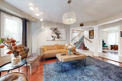 Photo 7 at 98 Charing Crescent, Aurora Highlands, Aurora