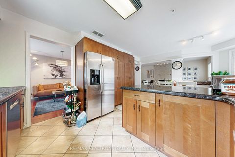 Photo 12 at 98 Charing Crescent, Aurora Highlands, Aurora