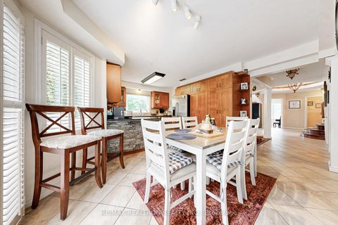 Photo 15 at 98 Charing Crescent, Aurora Highlands, Aurora