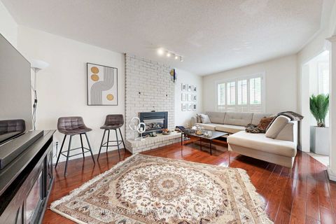 Photo 17 at 98 Charing Crescent, Aurora Highlands, Aurora