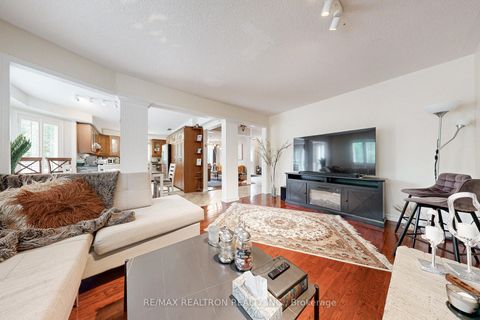 Photo 19 at 98 Charing Crescent, Aurora Highlands, Aurora