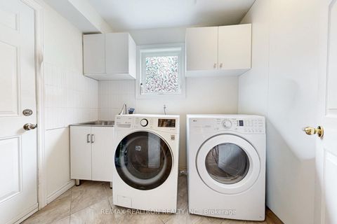 Photo 25 at 98 Charing Crescent, Aurora Highlands, Aurora