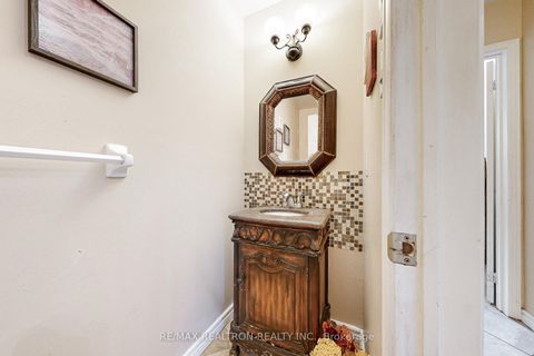 Photo 26 at 98 Charing Crescent, Aurora Highlands, Aurora