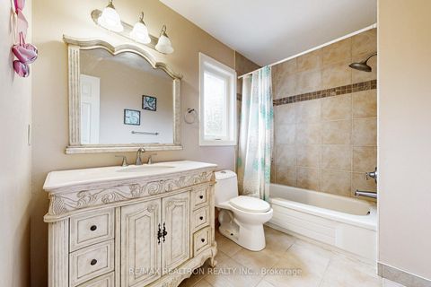 Photo 30 at 98 Charing Crescent, Aurora Highlands, Aurora