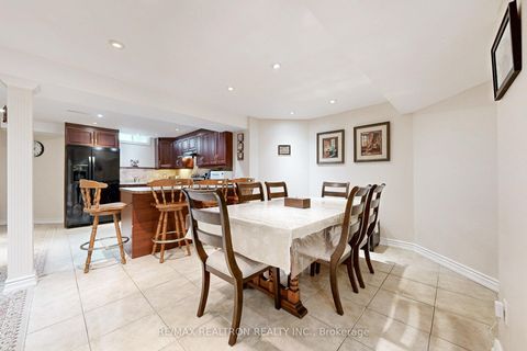 Photo 40 at 98 Charing Crescent, Aurora Highlands, Aurora