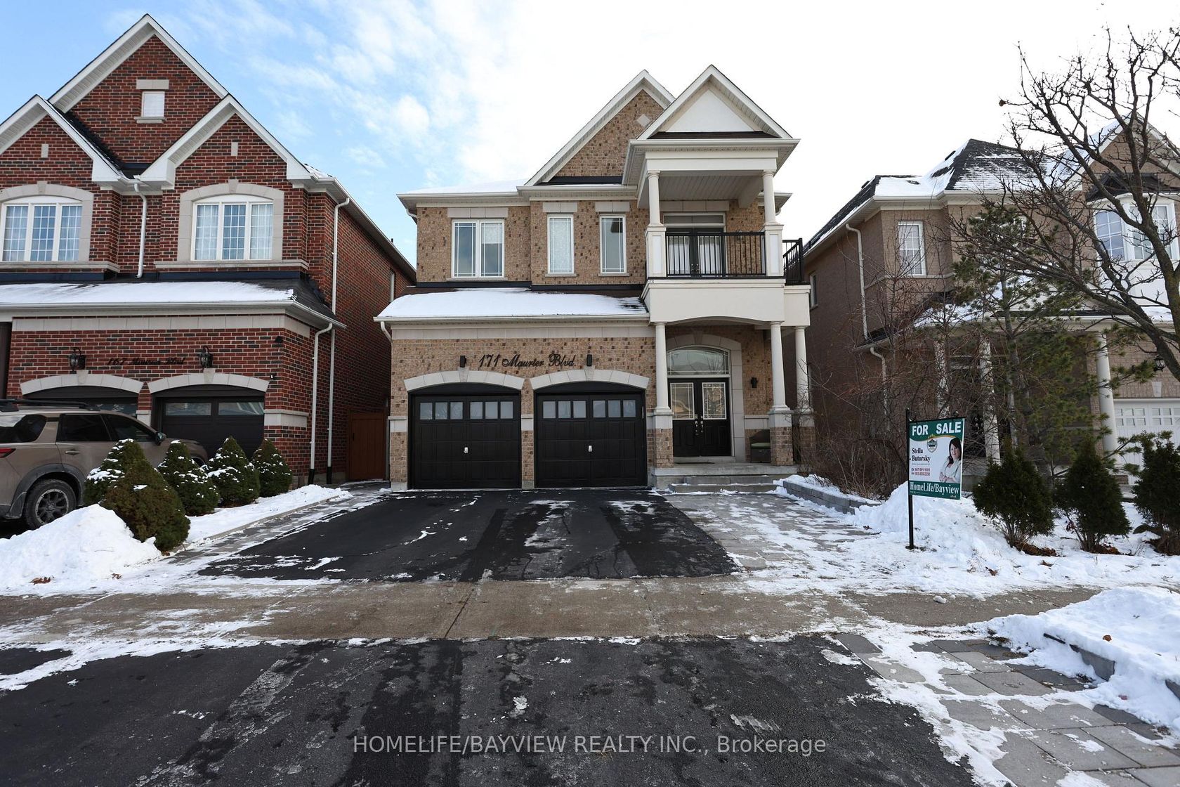 171 Maurier Boulevard, Patterson, Vaughan photo number 2