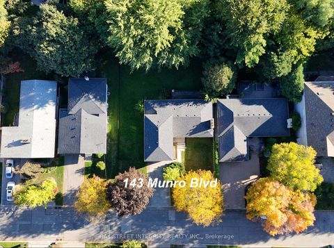 Photo 4 at 143 Munro Boulevard, Windfields, Toronto