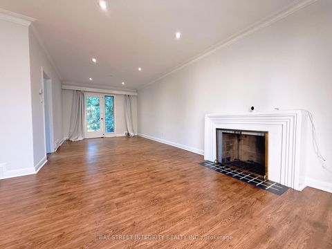 Photo 12 at 143 Munro Boulevard, Windfields, Toronto