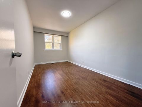 Photo 25 at 143 Munro Boulevard, Windfields, Toronto