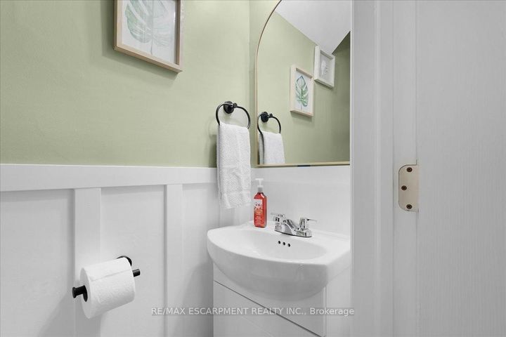 Photo 5 at 133 Frederick Avenue, Crown Point, Hamilton