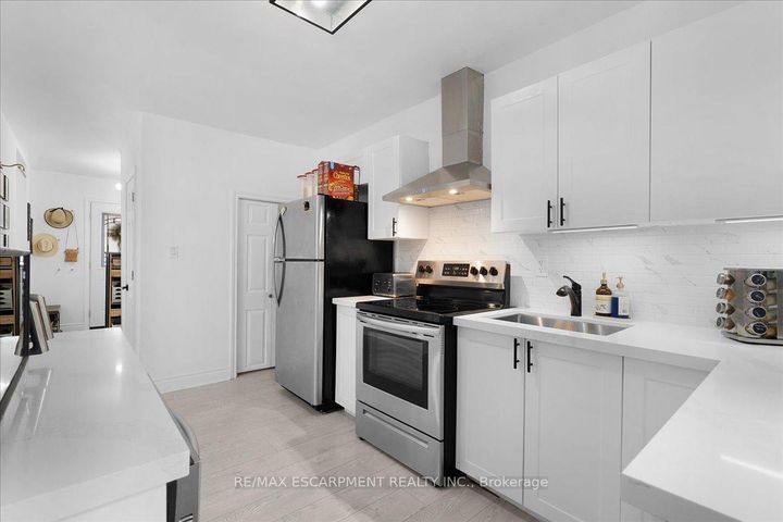 Photo 8 at 133 Frederick Avenue, Crown Point, Hamilton