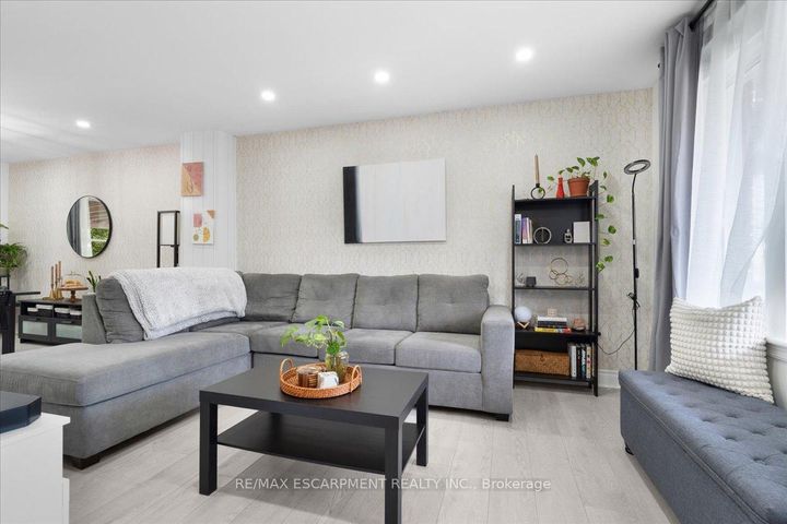 Photo 11 at 133 Frederick Avenue, Crown Point, Hamilton