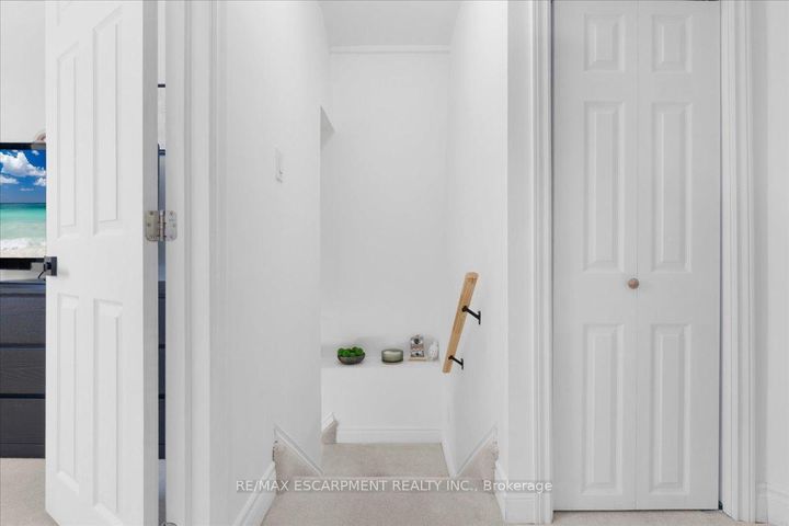 Photo 15 at 133 Frederick Avenue, Crown Point, Hamilton