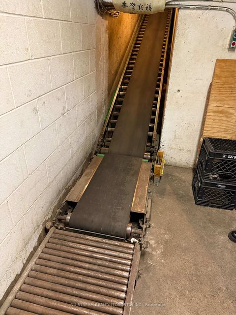 Photo 4 at 130 - 2301 Brimley Road, Agincourt North, Toronto