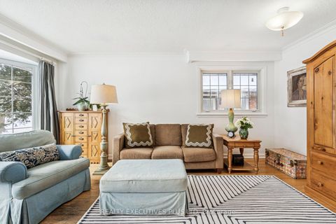 Photo 12 at 124 Applefield Drive, Bendale, Toronto