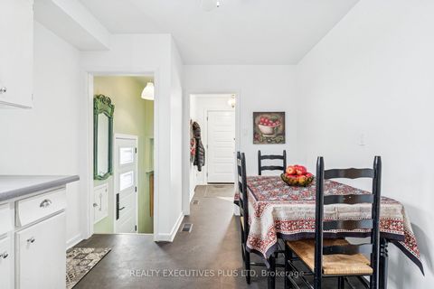 Photo 20 at 124 Applefield Drive, Bendale, Toronto