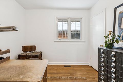 Photo 30 at 124 Applefield Drive, Bendale, Toronto