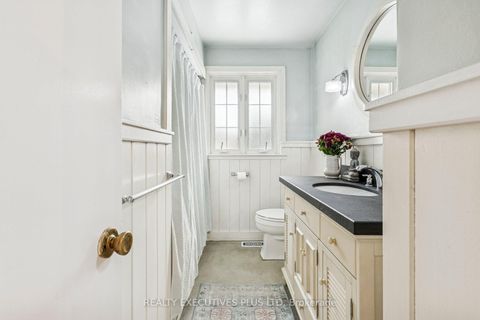 Photo 31 at 124 Applefield Drive, Bendale, Toronto