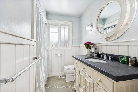 Photo 32 at 124 Applefield Drive, Bendale, Toronto