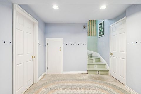 Photo 34 at 124 Applefield Drive, Bendale, Toronto