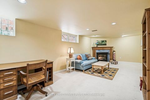 Photo 35 at 124 Applefield Drive, Bendale, Toronto