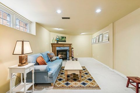 Photo 37 at 124 Applefield Drive, Bendale, Toronto