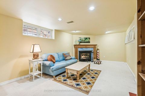 Photo 38 at 124 Applefield Drive, Bendale, Toronto