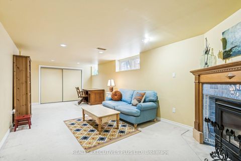 Photo 39 at 124 Applefield Drive, Bendale, Toronto