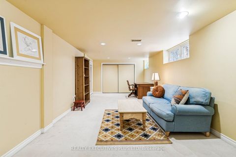 Photo 40 at 124 Applefield Drive, Bendale, Toronto
