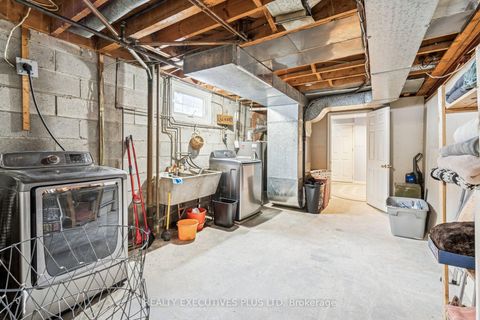 Photo 42 at 124 Applefield Drive, Bendale, Toronto