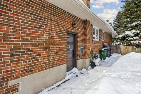 Photo 45 at 124 Applefield Drive, Bendale, Toronto