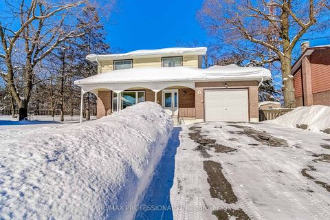 Photo 2 at 2 Agnes Street, Wellington, Barrie