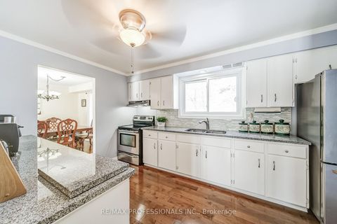 Photo 12 at 2 Agnes Street, Wellington, Barrie