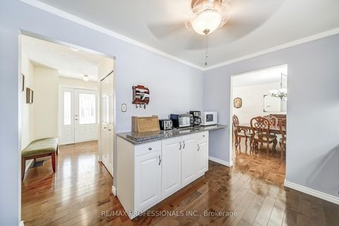 Photo 13 at 2 Agnes Street, Wellington, Barrie