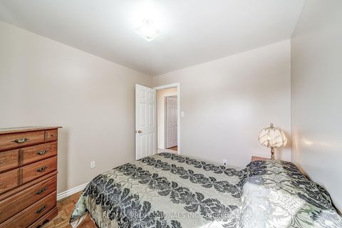 Photo 23 at 2 Agnes Street, Wellington, Barrie