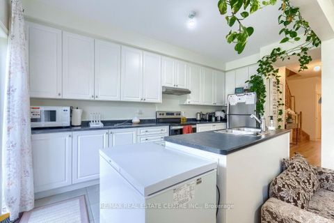 Photo 9 at 1195 Kettering Drive, Eastdale, Oshawa