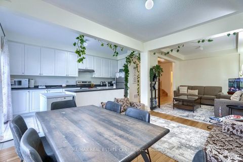 Photo 11 at 1195 Kettering Drive, Eastdale, Oshawa