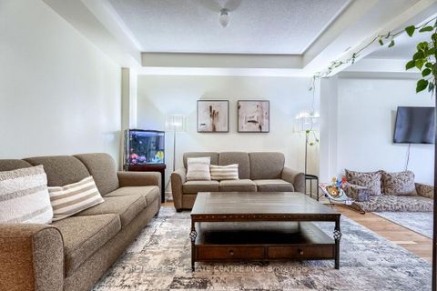 Photo 13 at 1195 Kettering Drive, Eastdale, Oshawa