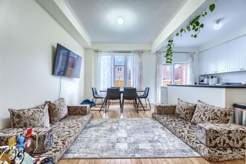 Photo 14 at 1195 Kettering Drive, Eastdale, Oshawa