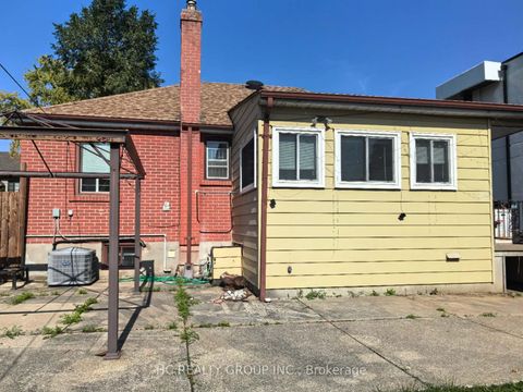 Photo 5 at 21 Norcross Road, Clanton Park, Toronto