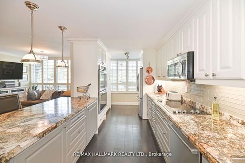 Photo 5 at 105 - 333 Clark Avenue, Yorkhill, Vaughan