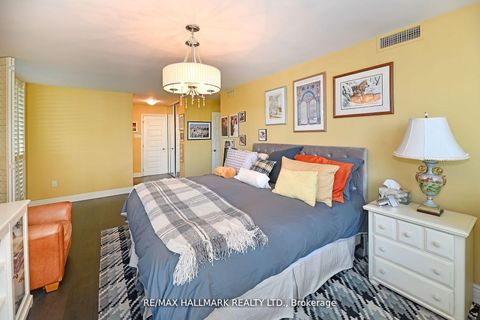 Photo 17 at 105 - 333 Clark Avenue, Yorkhill, Vaughan