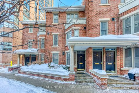 Photo 1 at 40 Irwin Avenue, Bay Street Corridor, Toronto