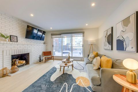 Photo 13 at 40 Irwin Avenue, Bay Street Corridor, Toronto