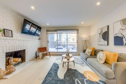 Photo 14 at 40 Irwin Avenue, Bay Street Corridor, Toronto