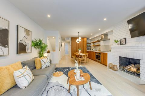 Photo 15 at 40 Irwin Avenue, Bay Street Corridor, Toronto