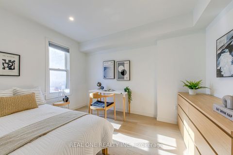 Photo 18 at 40 Irwin Avenue, Bay Street Corridor, Toronto