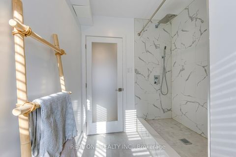 Photo 23 at 40 Irwin Avenue, Bay Street Corridor, Toronto