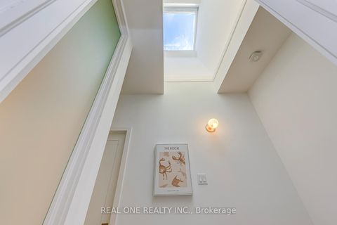 Photo 26 at 40 Irwin Avenue, Bay Street Corridor, Toronto